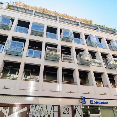 Contemporary Loft-style Flat In San Salvario Daire