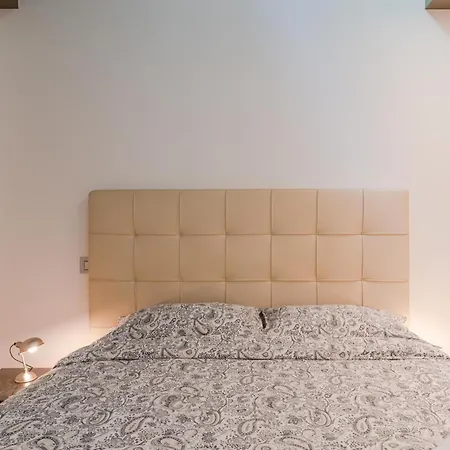 Contemporary Loft-style Flat In San Salvario *