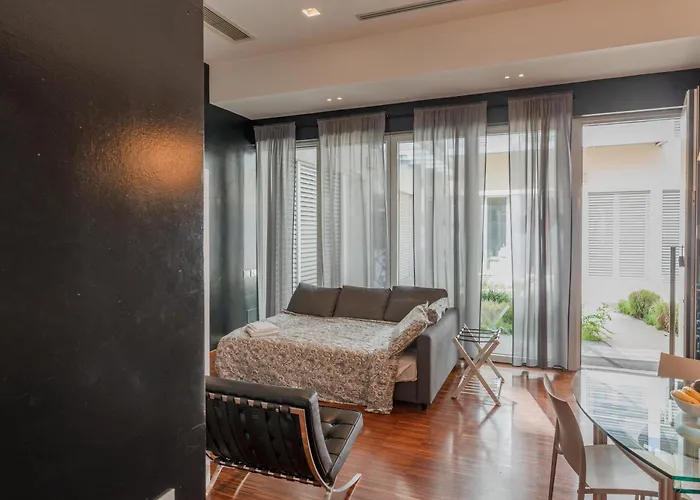 Contemporary Loft-style Flat In San Salvario Турин
